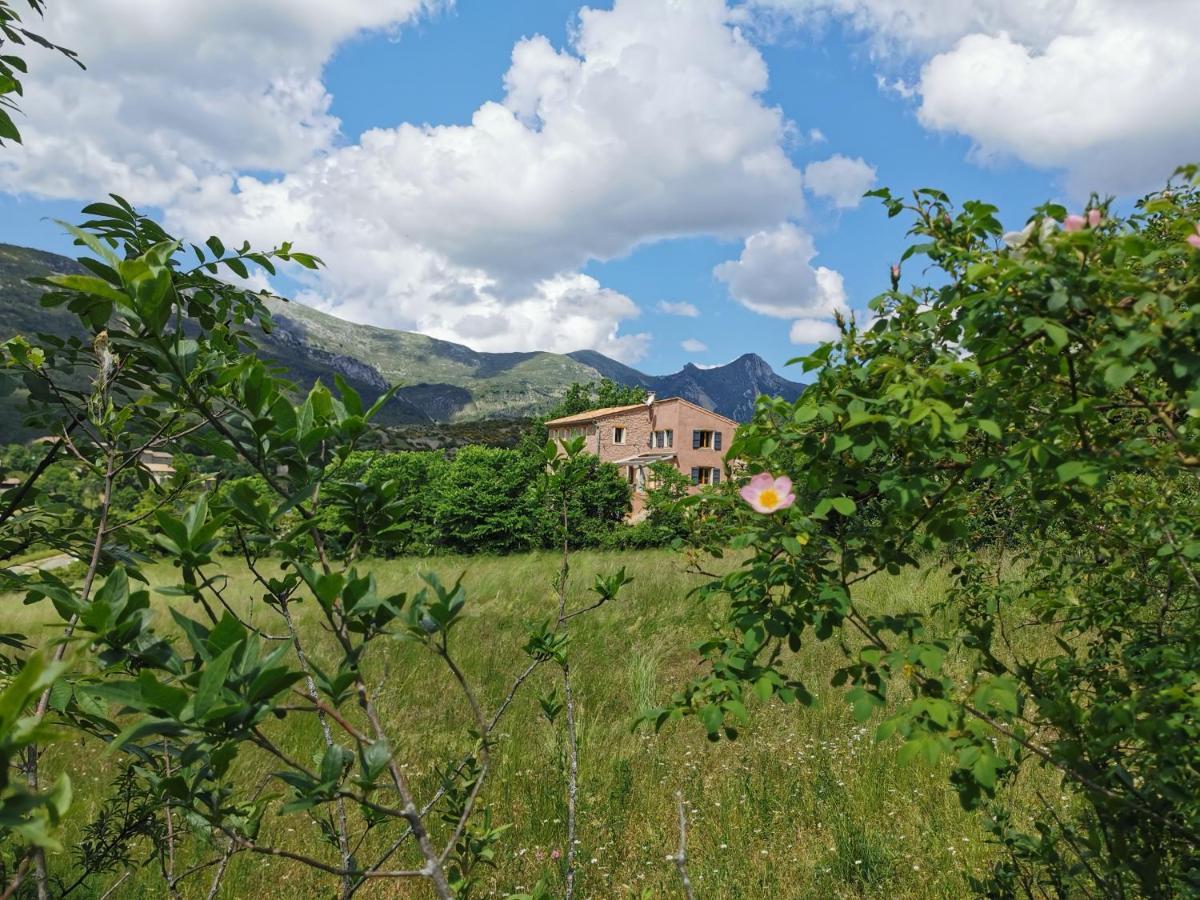 La Peyregoune, Logement En Pleine Nature Et Table D'Hotes Blieux Zewnętrze zdjęcie