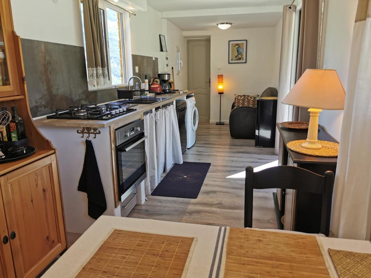 La Peyregoune, Logement En Pleine Nature Et Table D'Hotes Blieux Zewnętrze zdjęcie