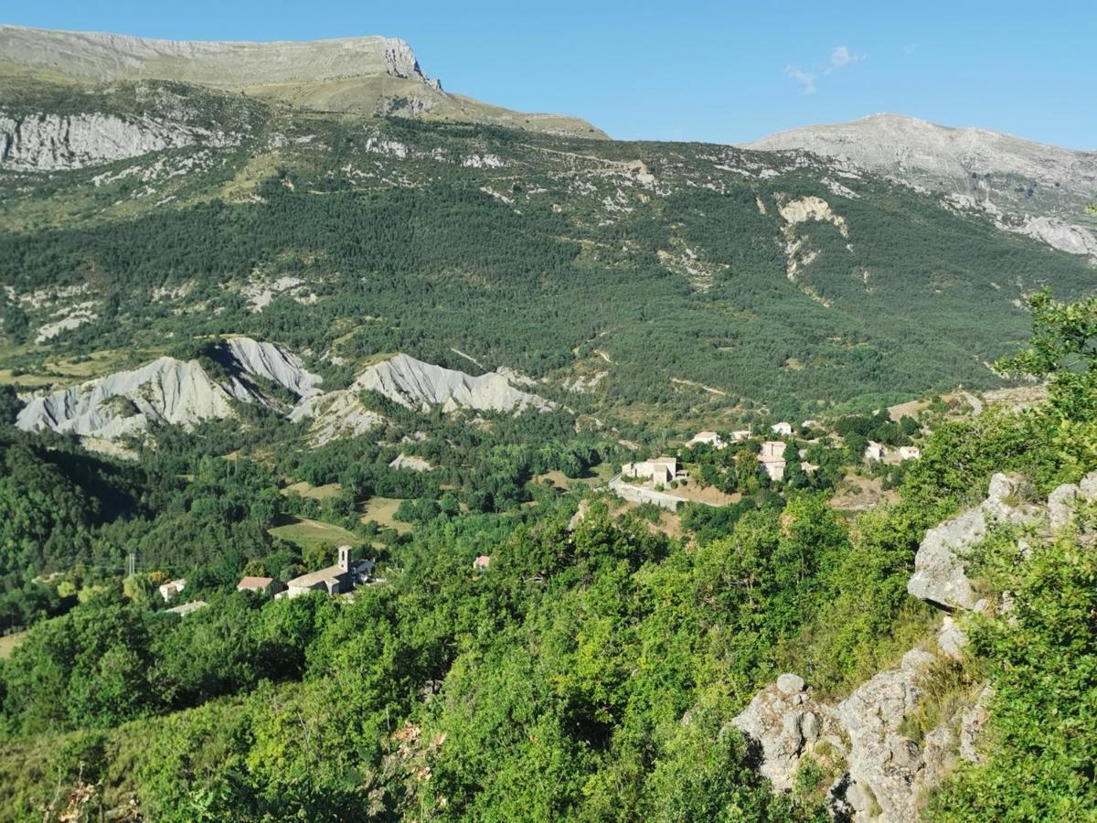 La Peyregoune, Logement En Pleine Nature Et Table D'Hotes Blieux Zewnętrze zdjęcie